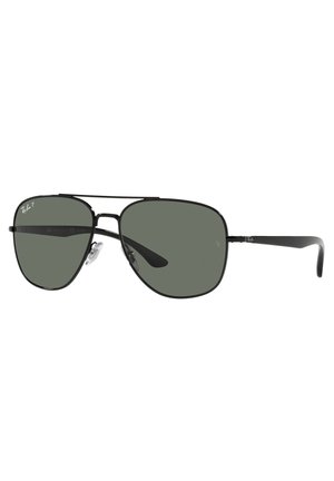 Occhiali da sole aviator neri con lenti grigie e doppio ponte. Naselli regolabili e tempie sottili e dritte.