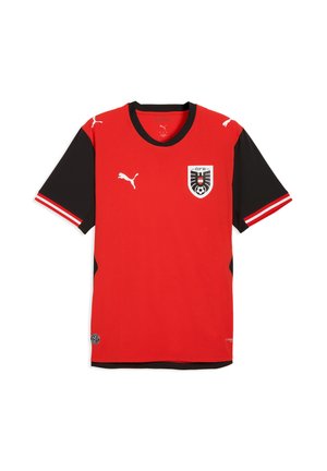 Rød og sort kortærmet fodboldtrøje med hvide Puma-logoer og Østrigs fodboldlandsholdsvåben på brystet.