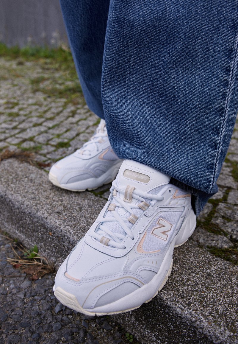 New balance 452 white trainers Clearance