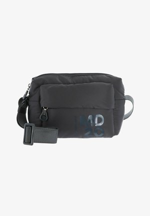 Sac bandoulière matelassé noir avec compartiment principal zippé et poche avant. Doté d'une sangle amovible et d'un logo embossé.