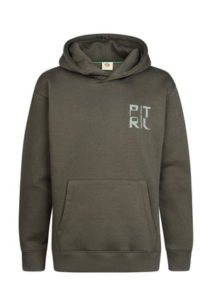 Ciemnozielona bluza z kapturem z przednią kieszenią i jasnym tekstowym logo z napisem "Petrol Industries" na lewej piersi.