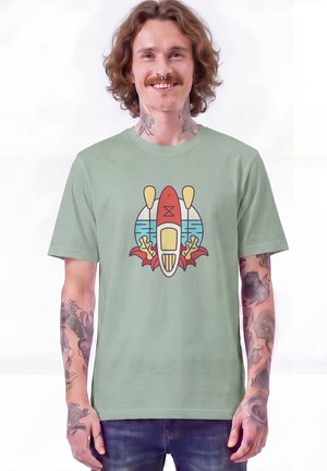 watapparel, STAND UP PADDLEBOARD SUP - T-shirt print - aloe