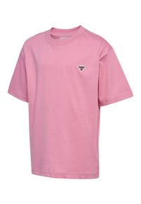 Rosa Baumwoll-T-Shirt mit rundem Halsausschnitt, kurzen Ärmeln und einem kleinen gestickten Logo auf der linken Brust. Glatte Textur, normale Passform.