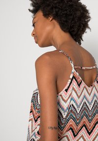 ONLY ONLNOVA LIFE PARIS SINGLET - Top - cloud dancer