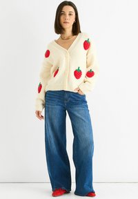 CONTRAST STRAWBERRY - Cardigan - cream