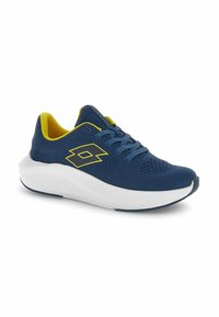 Pantofii sport de plasă albastră cu accente galbene, o talpă intermediară albă rotunjită și o suprafață texturată. Prezintă un design cu șireturi și detalii cu logo.
