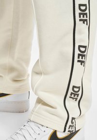 DIMORA HERREN SIDE STRIPE - Joggebukse - offwhite