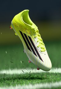 Επιλέχθηκε, team solar yellow 2/core black/lucid red