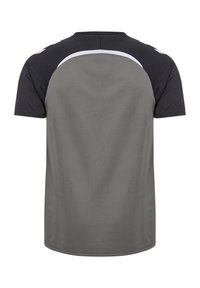 T-shirt de sport à manches courtes avec un corps texturé gris foncé, des manches noires et des accents blancs le long des coutures d'épaule.