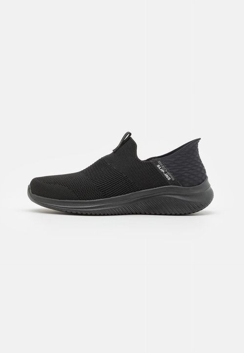 Svarte slip-on sko med en åndbar mesh overdel, struktureret design, fleksibel sål og en glat, polstret indersål.