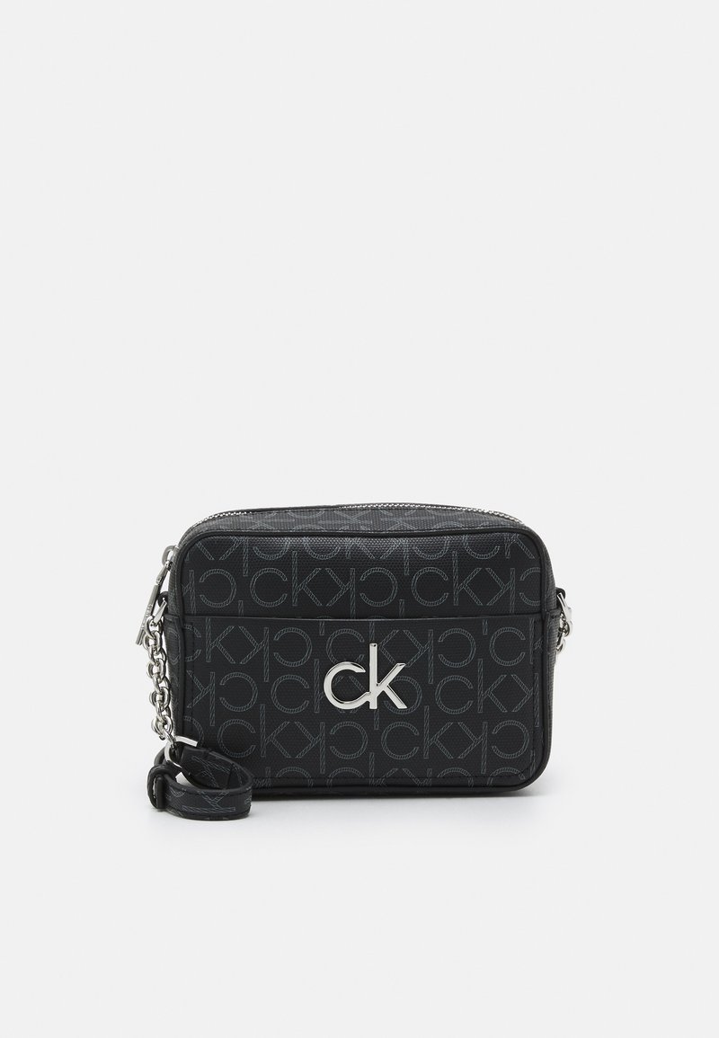 Calvin Klein CAMERA BAG MONOGRAM Umhängetasche black/schwarz