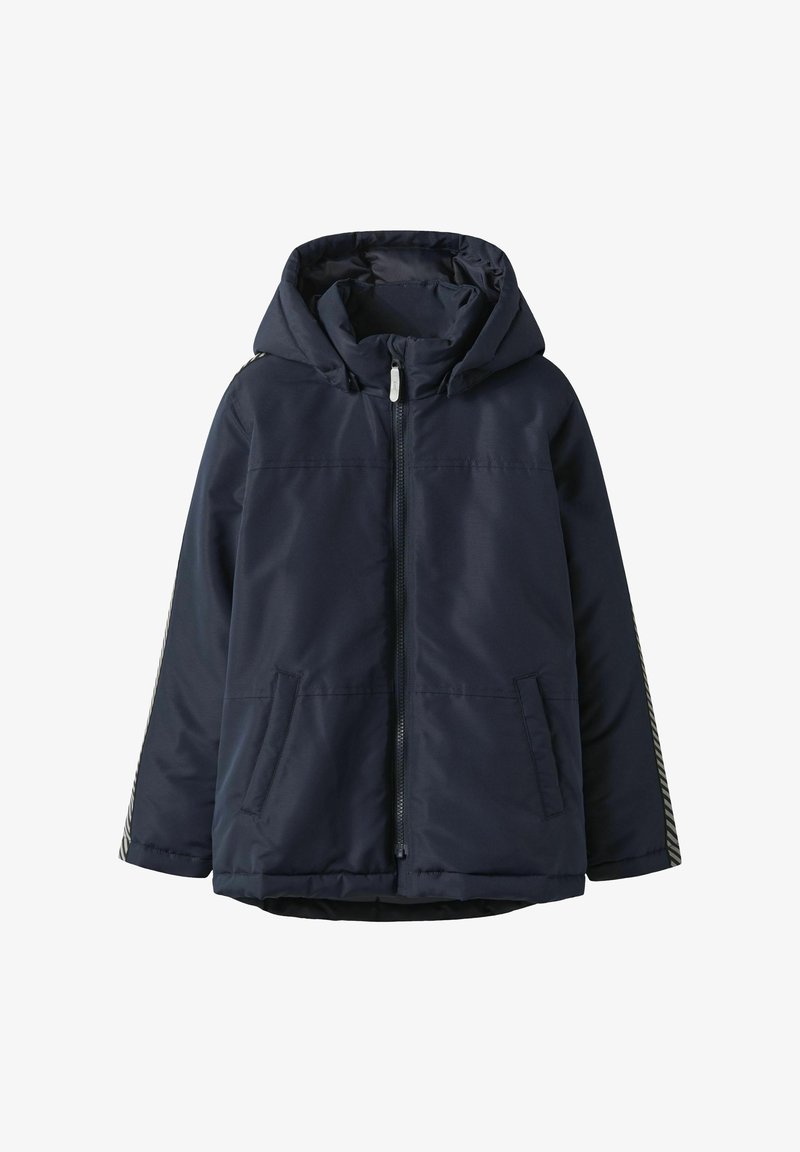 Tumši zili kapuces jakas ar priekšējo rāvējslēdzēju, divām sānu kabatām un svītrām uz piedurkņu.