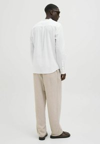 Thumbnail Image 3