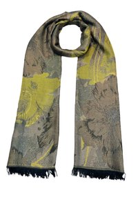 Écharpe à motifs floraux dans des tons terreux atténués avec des accents jaunes. Fabriquée en tissu doux, avec des extrémités frangées et un design léger.