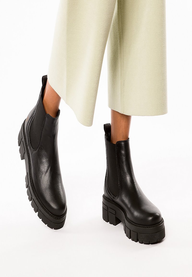 Bottines En Cuir Noir EDEN SHOES Taille 38 - Italie, Très Bon état Occasion