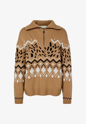 Pull en tricot marron avec motif géométrique et animalier noir et blanc, col, poignets et ourlet côtelés, et fermeture éclair à l’avant.