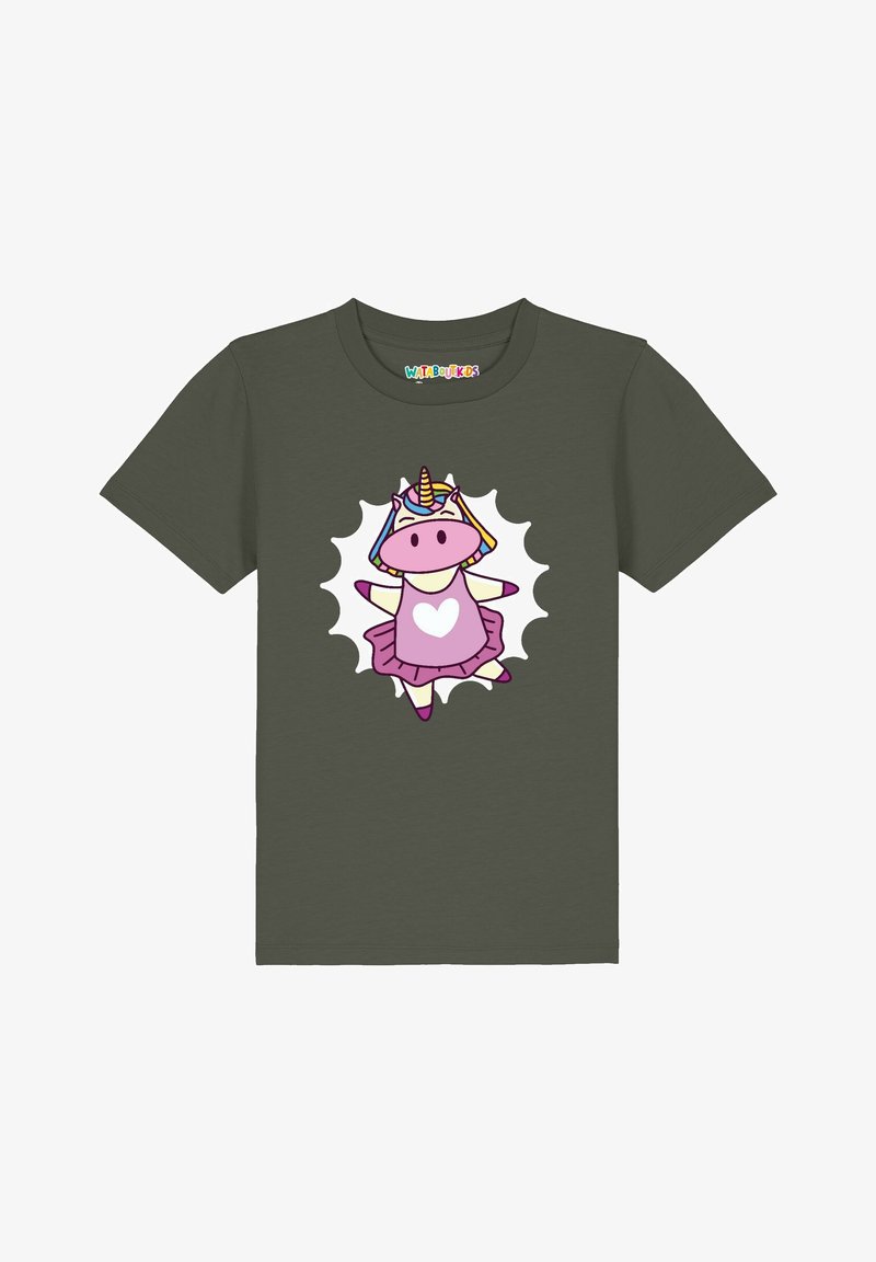 T-shirt vert foncé pour enfants avec une licorne dessin animé portant une robe rose avec un cœur blanc au centre.