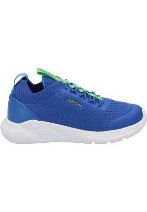 Zapatillas deportivas azules con un upper de punto texturizado, suela de goma blanca y acentos verdes en los cordones y el talón. Presenta un logo en el lateral.