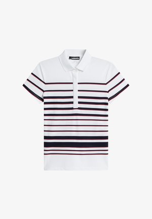 Koszulka polo z krótkim rękawem w kolorze białym, w poziome paski w kolorze granatowym i czerwonym. Posiada klasyczny kołnierzyk i zapięcie na guziki przy dekolcie.