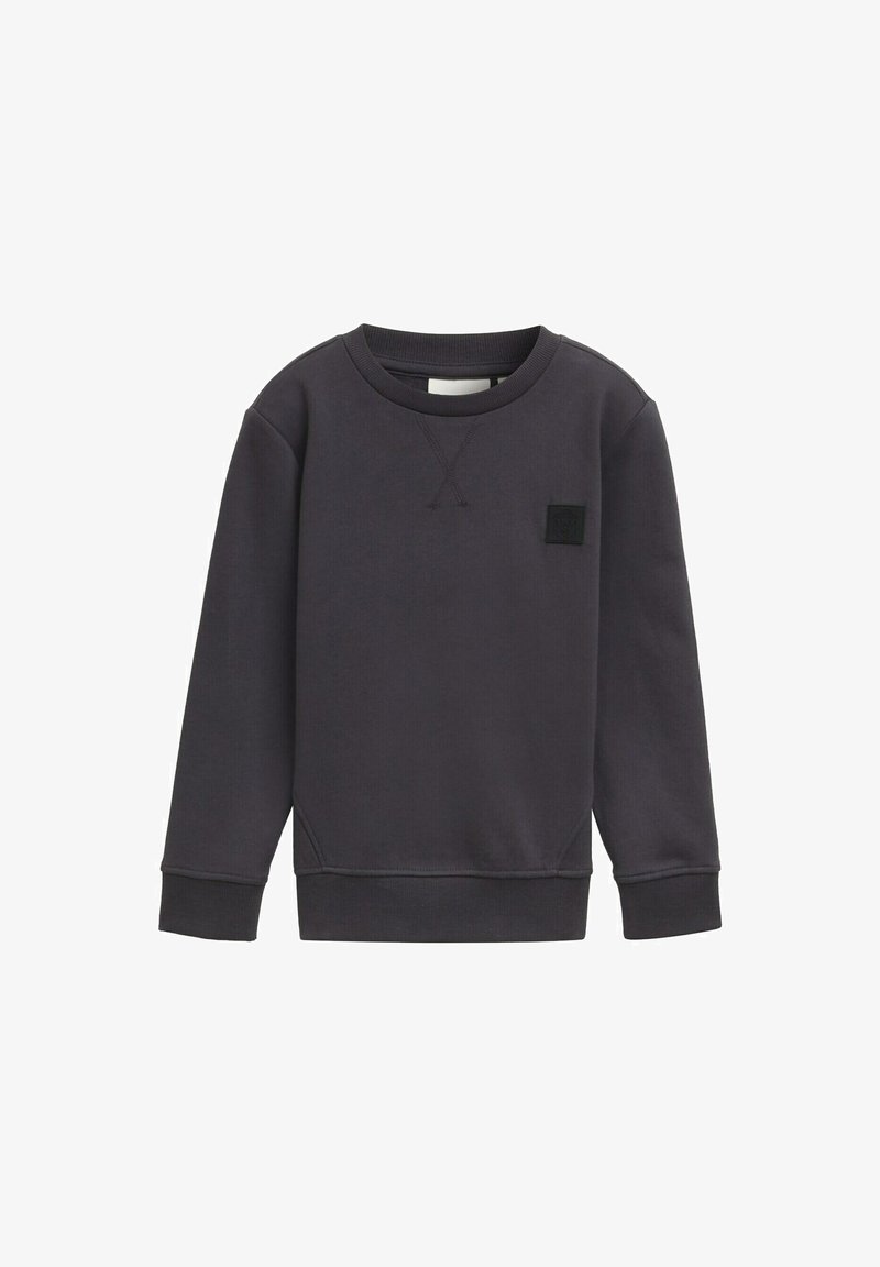 Dunkelgrauer Sweatshirt mit rundem Ausschnitt, gerippten Bündchen und einem quadratischen schwarzen Patch auf der Vorderseite. Besitzt einen weichen, strukturierten Stoff.
