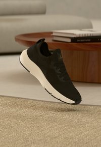 Επιλέχθηκε, black