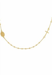 Zlatý náhrdelník s retiazkou, ktorý obsahuje malý kríž a vygravírovaný oválny prívesok, ozdobený okrúhlymi korálkami pozdĺž retiazky.