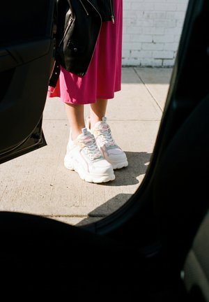 Buffalo, CLD CHAI - Sneaker low - white rose/blue
