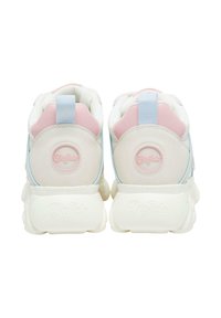 Valged ja pastellvärvilised tennisetossud roosade aktsentidega, ümar kuju, tekstureeritud materjal, kahes värvitoonis disain ning silmapaistev bränding.