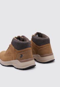 LOIS Jeans Botines con cordones - camel