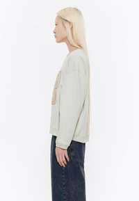 Bimba Y Lola BORDADO - Sudadera - verde claro