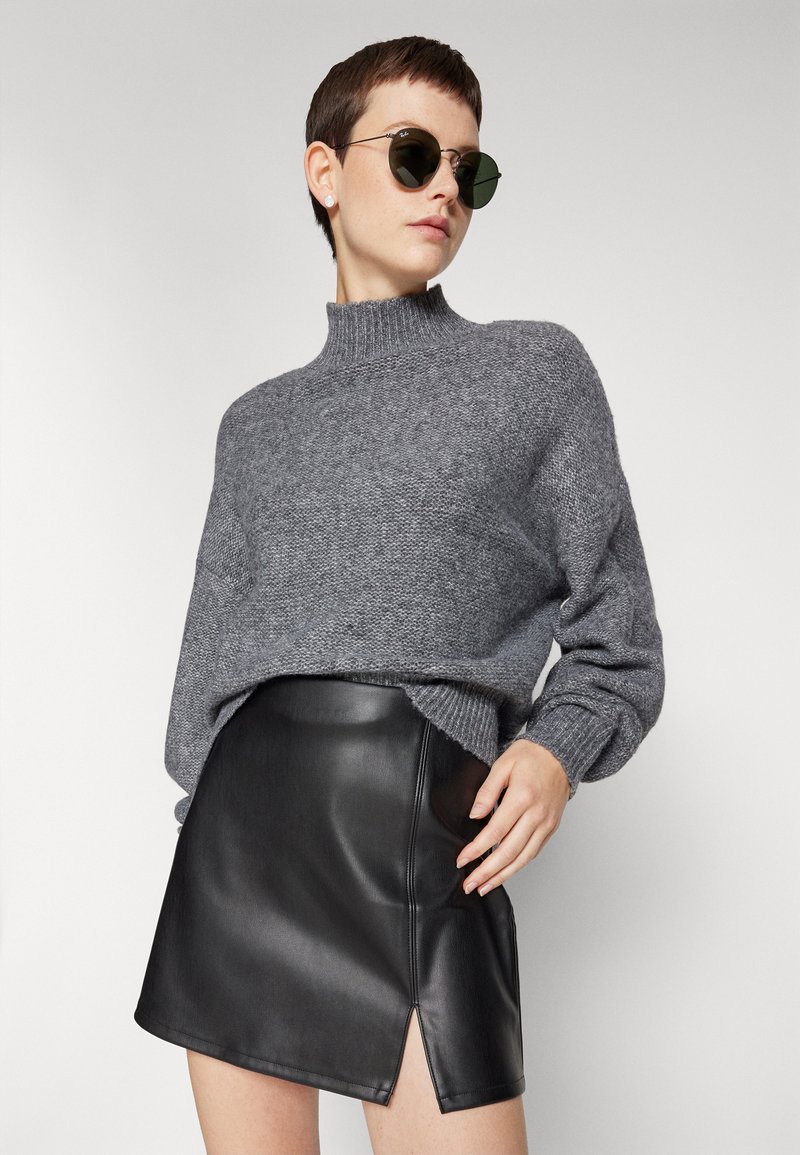 hollister black leather skirt