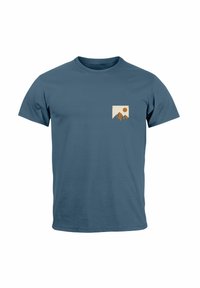 OUTDOOR ADVENTURE BRUSTLOGO NATUR BERGE WANDERN FASHION STREETSTYL - Print T-shirt - denim blue