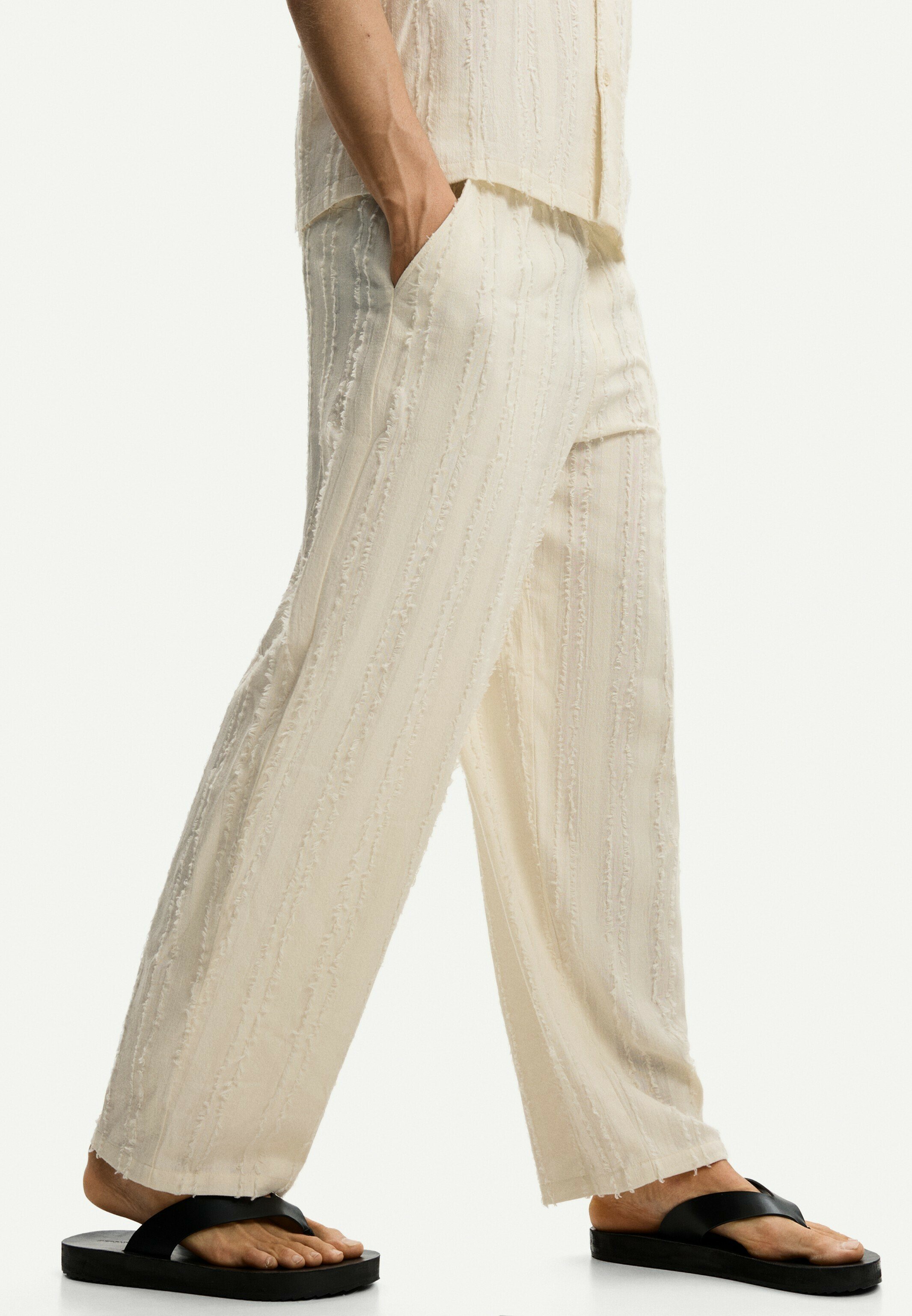 ☆ドイツ発*BERSHKA*新作*ワイドレッグパンツ/WHITE☆ Bershka WIDE-LEG - Trousers - white - Zalando