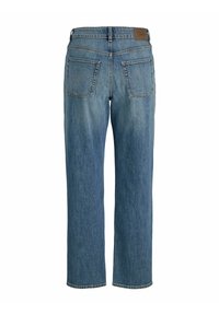 Jeans de mezclilla azul con un diseño de pierna recta, que cuentan con dos bolsillos traseros, una etiqueta visible en la cinturilla y una textura desgastada.