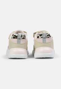 Fila VENTOSA - Sneakers - oyster gray mauve chalk