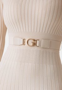 Thumbnail Image 11