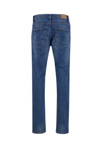 Blauwe denim jeans met een rechte snit, voorzien van twee achterzakken en een leren label op de tailleband. De stof is glad met een lichte vervaging.