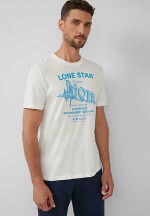 Witte katoenen t-shirt met blauwe grafische bedrukking en tekst. Korte mouwen en ronde hals. Gladde textuur, ontspannen pasvorm.