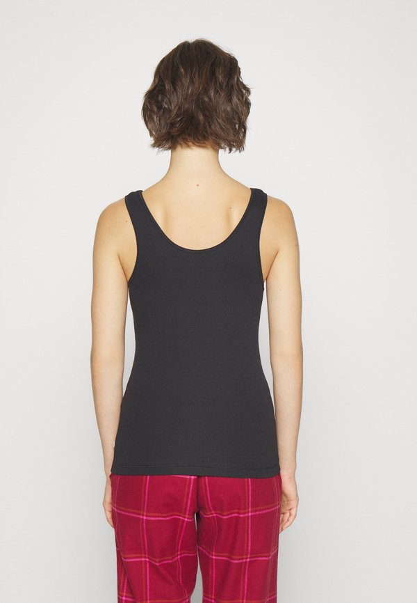 ICONIC - Undershirt3