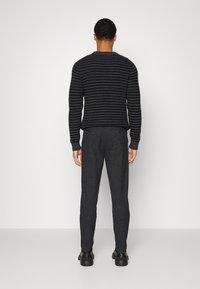 Selected Homme SLHSLIMTAPERED SWICH PANTS  - Calças - black