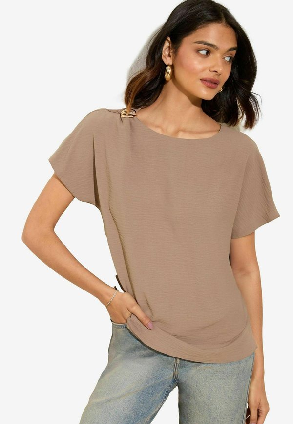 REGULAR FIT - SHORT SLEEVE WITH DETAIL - Bluse - mocha