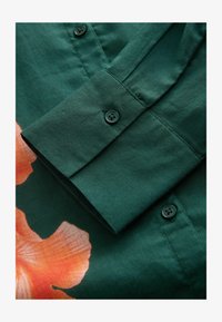 Non selezionato, green