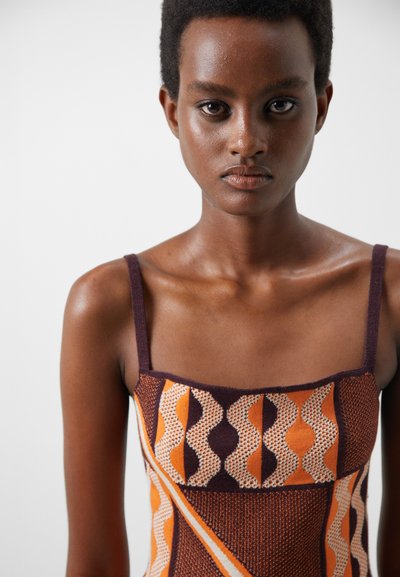 Ahluwalia TAFII DRESS - Φόρεμα σε ίσια γραμμή - red/orange