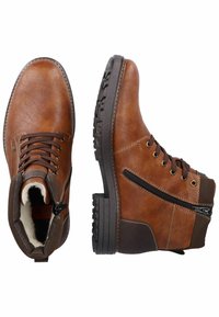 Botas de tobillo de cuero marrón con acabado texturizado, parte delantera con cordones y cremallera lateral. Presenta un acento marrón contrastante y suela de goma.