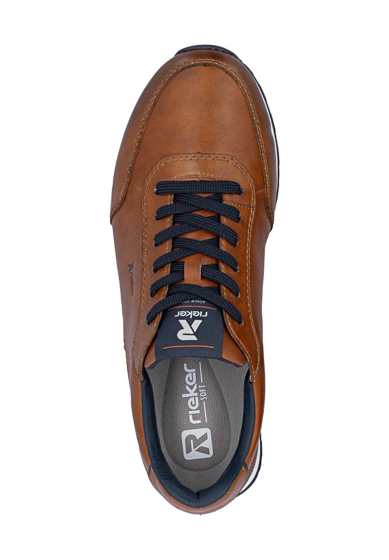 Sneaker da uomo D.A.T.E. Levante in camoscio idrorepellente tortora