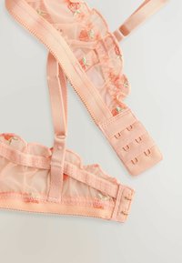 Thumbnail Image 7