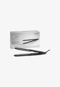Plancha de pelo BaByliss de titanio en negro con placas lisas, botones de control en el mango y un cable flexible, presentada con su embalaje.