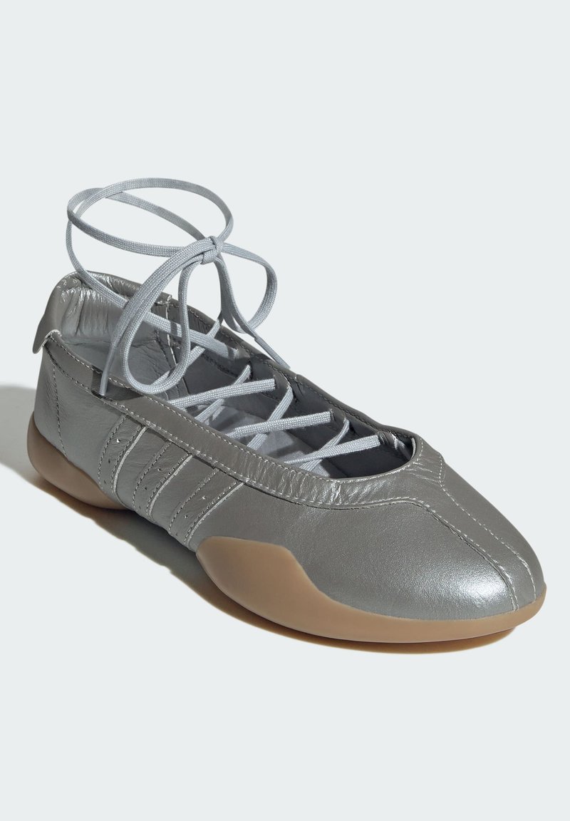 adidas gazelle silver green womens adidas Consortium x Kerwin Frost Forum Hi Humanchives