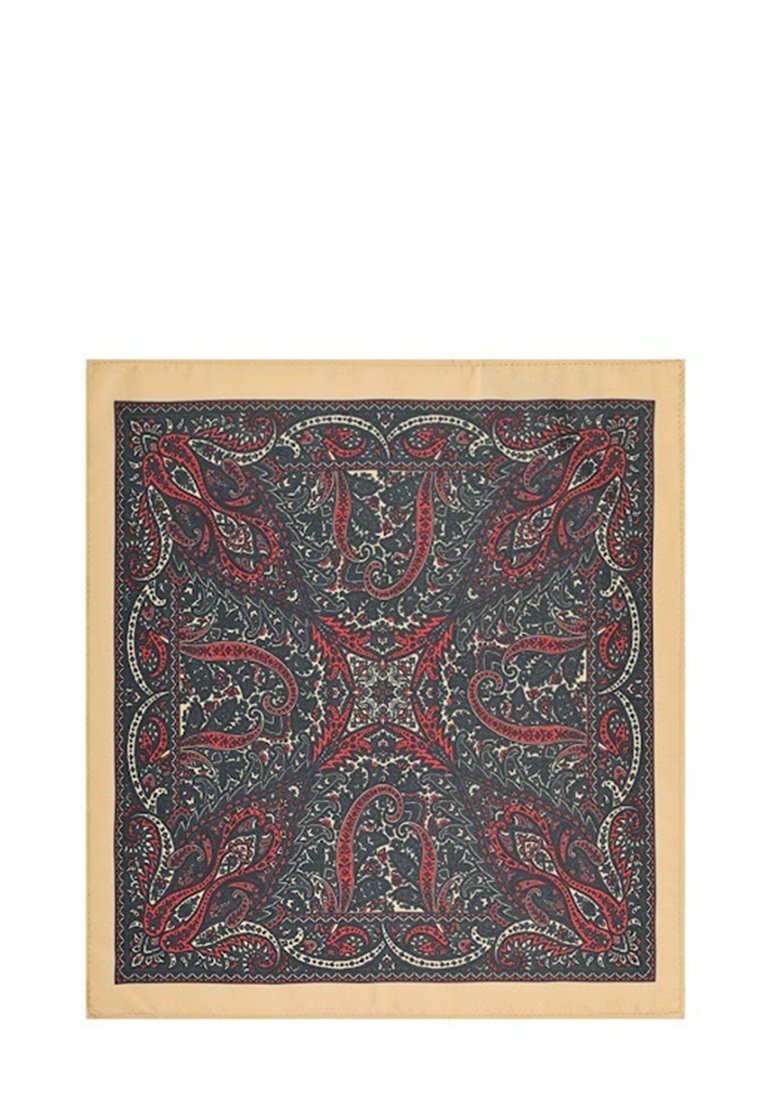 Ciemnoniebieski szalik w wzór paisley z czerwonymi akcentami, obszyty beżowym brzegiem. Materiał jedwabny, symetryczny wzór, skomplikowane detale w całym wyrobie.