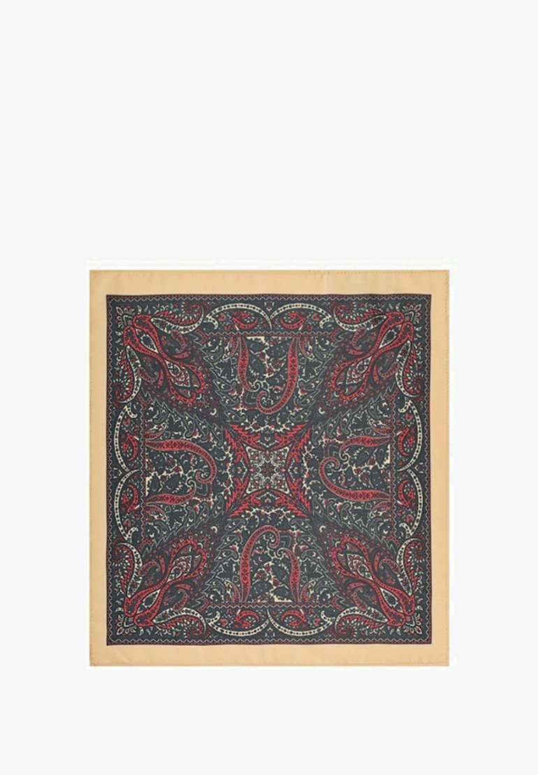 Ciemnoniebieski szalik w wzór paisley z czerwonymi akcentami, obszyty beżowym brzegiem. Materiał jedwabny, symetryczny wzór, skomplikowane detale w całym wyrobie.